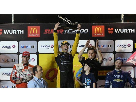 Súper TC2000: Ardusso se quedó con la fiesta nocturna en el callejero de Santa Fe