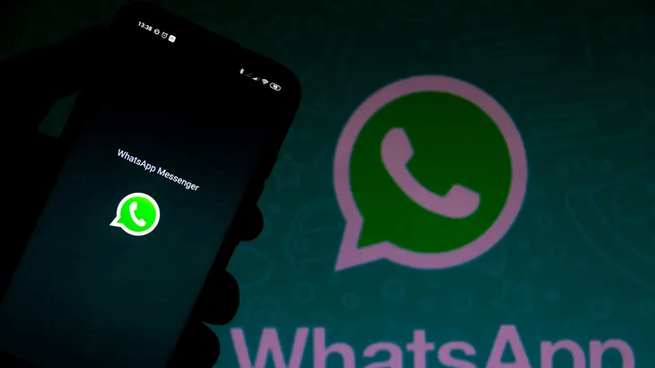 WhatsApp presenta fallas en el envío de mensajes.