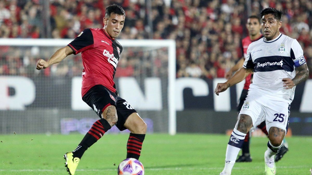 Newells reacted in time and added a point