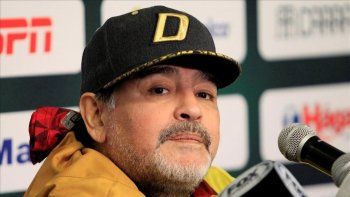 La justicia ordenó la apertura de los celulares de Maradona y también tomó declaración a personas de su entorno.