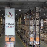 Interior de uno de los depósitos de TASA Logística.
