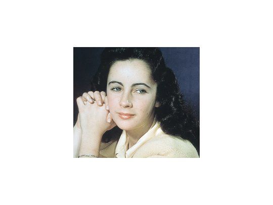 Liz Taylor ya era una actriz famosa cuando se comprometió brevemente con el hijo de un empresario y diplomático estadounidense; ahora se rematan las cartas que le escribió.