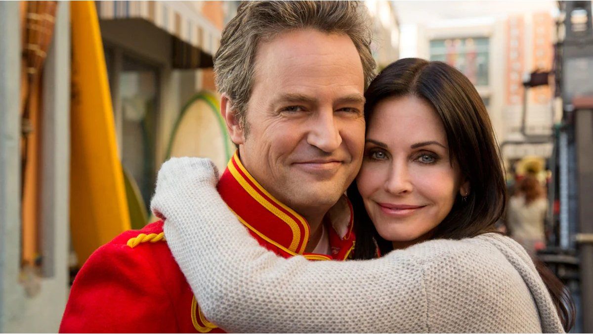 Courtney Cox’s confession about the late Matthew Perry: “He visits me a lot”