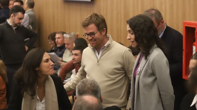 El peronismo y los representantes provincialistas fluyen en una mayoría opositora.