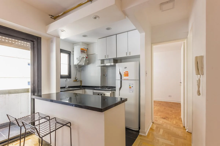 Varios inquilinos suelen mirar dependencias y otros ambientes como la cocina para decidir que departamento de tres ambientes alquilar Varios inquilinos suelen mirar dependencias y otros ambientes como la cocina para decidir que departamento de tres ambientes alquilar