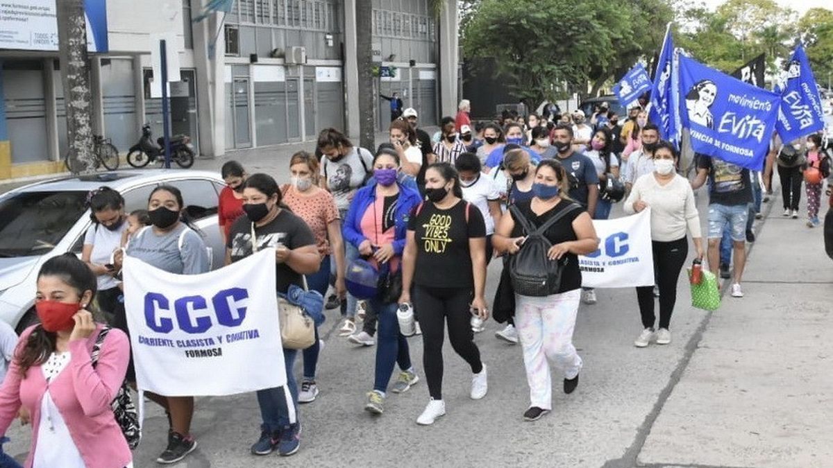 Renta Inesperada: organizaciones sociales realizan un "banderazo" en apoyo al proyecto