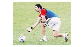 Juan José López confirmó el regreso de Juan Pablo Carrizo el sábado ante Arsenal: «Es de los mejores arqueros de la Argentina».