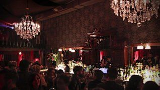 Franks ofrece una experiencia digna de película con una ambientación a los años 20. Franks ofrece una experiencia digna de película con una ambientación a los años 20.