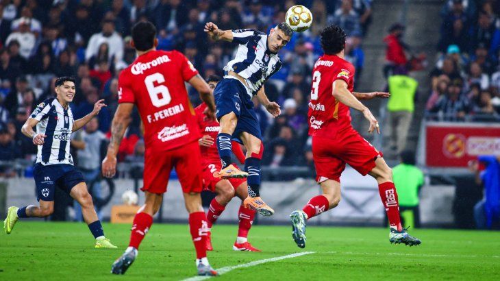 Toluca y Rayados se miden este sábado 6 de diciembre para definir a uno de los finalistas de Apertura 2025. Los Diablos Rojos tienen ventaja si empatan en el global por haber finalizado en mejor posición en la etapa regular.