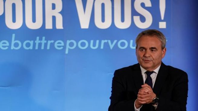 El presidente regional Xavier Bertrand, favorito para representar a la derecha en las elecciones en Francia.