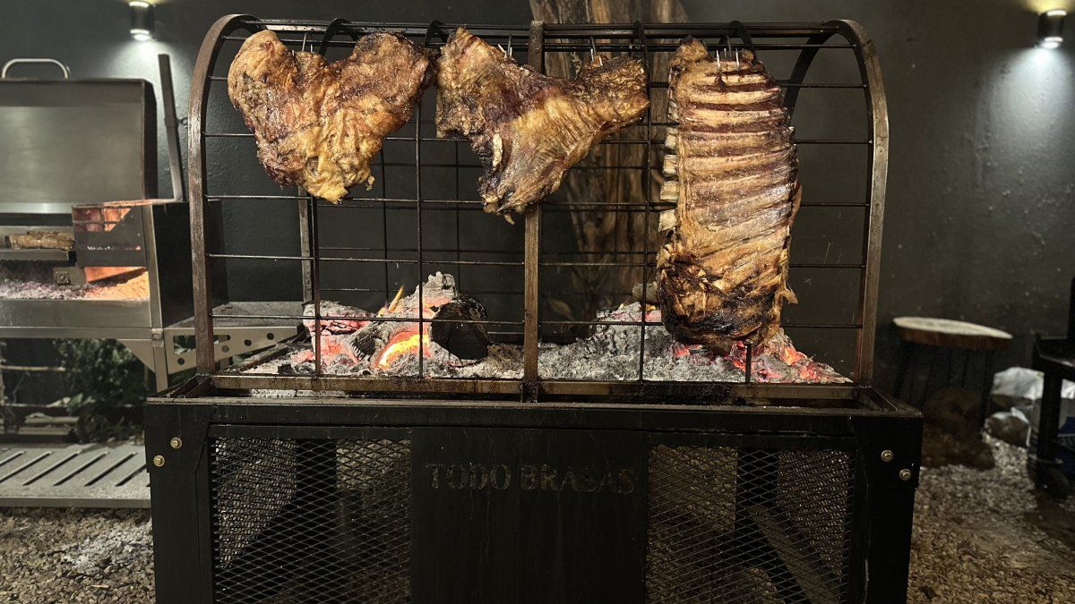 The “meat cages” gain more and more adherents among the lovers of grilled meats