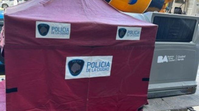 Un hombre que revolvía bolsas de residuos&nbsp;encontró hoy el cadáver de un bebé recién nacido.&nbsp;
