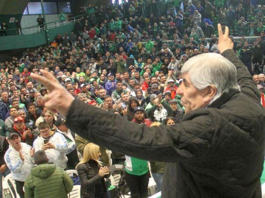En junio pasado los Moyano acordaron un aumento por seis para los camioneros, por encima del piso del Gobierno&nbsp;para&nbsp;los acuerdos paritarios, que&nbsp;fue&nbsp;del 28% por un a&ntilde;o.
