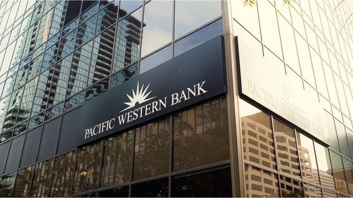 Hard blow to US banks: PacWest sinks 50% after announcement of possible sale