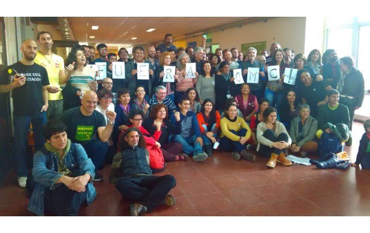 ámbito.com | Aglutinados en el movimiento Confluencia Fuera OMC organizaciones sindicales como la CTA Autónoma, ATE, la Confederación Latinoamericana de Trabajadores del Estado (CLATE), organizaciones de derechos humanos, académicos, estudiantiles, de pueblos origin