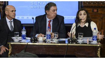 Una vez que sean analizados y dictaminados por la Comisión de Acuerdos, los pliegos serán debatidos en el recinto de sesiones de la Cámara alta.