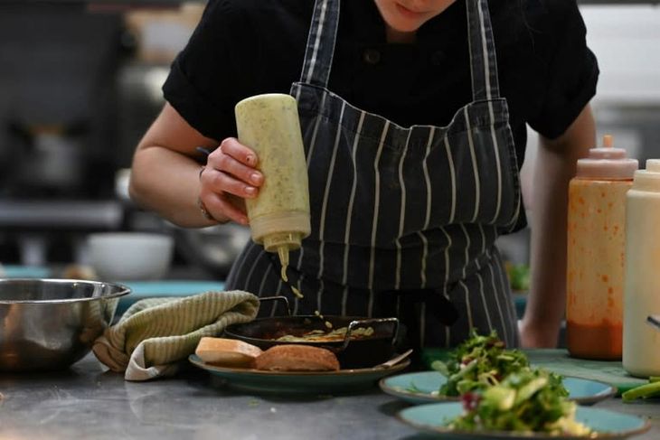 Cambio climático: restaurante en Reino Unido incorporó huella de carbono en menú