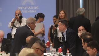 El sindicalista y diputado Sergio Palazzo frente al titular del bloque libertario Gabriel Bornoroni. El sindicalista y diputado Sergio Palazzo frente al titular del bloque libertario Gabriel Bornoroni.
