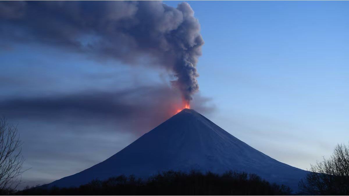 In the middle of Tsunami alert, the Russian volcano klyuchevskoï erupted erupted