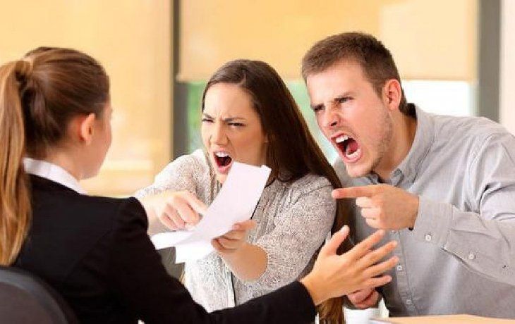 ámbito.com | Cliente enojado.jpg