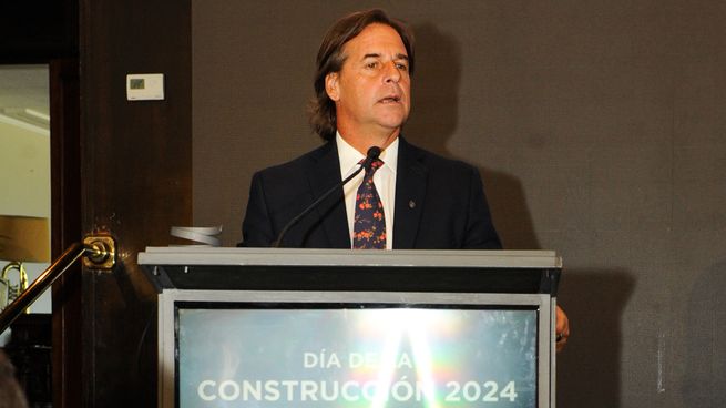 Lacalle Pou volvió a criticar el plebisci del PIT-CNT a una semana de los comicios.