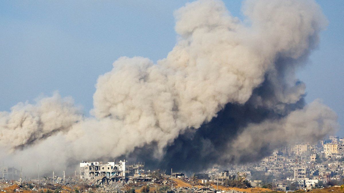 The first truck with fuel entered Gaza since the start of the war