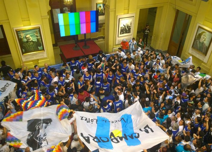 Apuntan contra bancos y agentes por especular con el dólar y piden investigar uso de información privilegiada (foto 2)