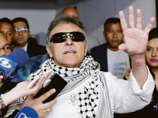 De la cárcel a la banca. Jesús Santrich ayer, frente a los periodistas, en el Congreso colombiano.