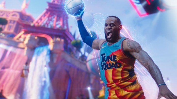 Con LeBron James como nueva estrella, llegó la secuela de una esperada película.