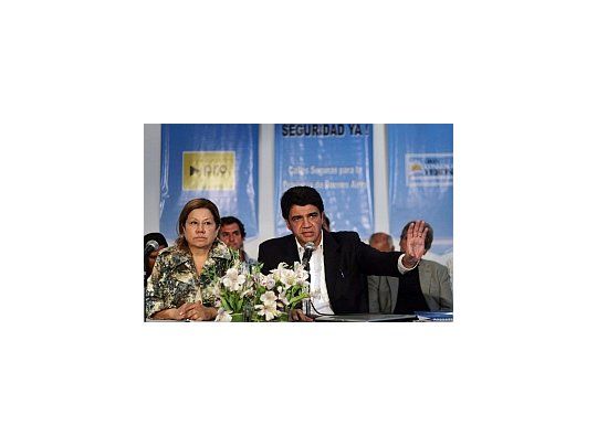 Si prospera el acuerdo entre el PF y el PRO en la provincia, Graciela Camaño y Jorge Macri deberán enfrentarse por la candidatura a gobernador.