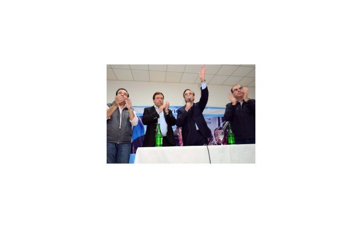 Discurso del senador Pichetto, junto al gobernador de Rio Negro Weretilneck.