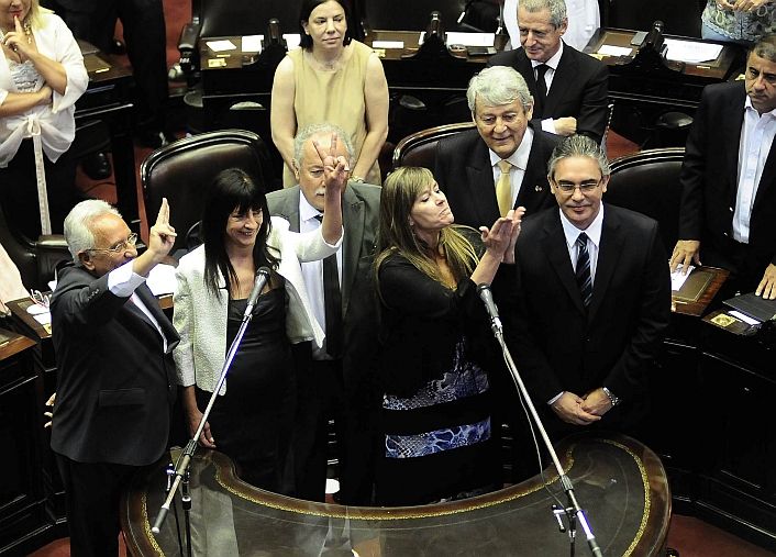 Insaurralde y Massa juraron como diputados (foto 8)