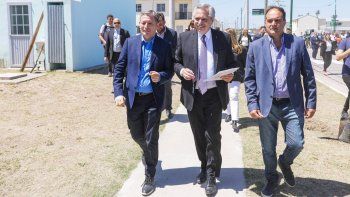 alberto fernandez entrego viviendas en esteban echeverria