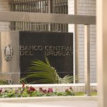 El Banco Central del Uruguay defendió la credibilidad de la política monetaria. El Banco Central del Uruguay defendió la credibilidad de la política monetaria.