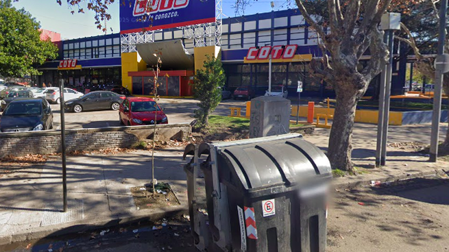 Coto debe desalojar una tradicional sucursal mientras compite por quedarse con Carrefour - Image 2