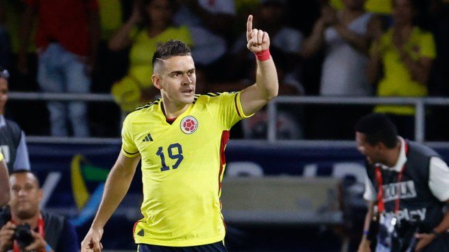 Goleador. Rafael Santos Borré marcó el único gol del partido para darle el triunfo a Colombia en las Eliminatorias Sudamericanas.