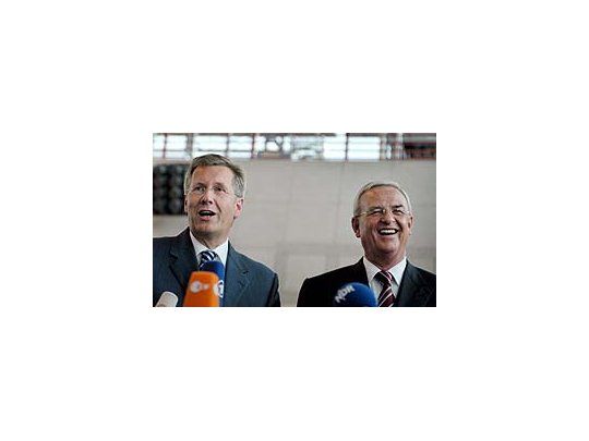 Finalmente Volkswagen aprobó la fusión con Porsche.