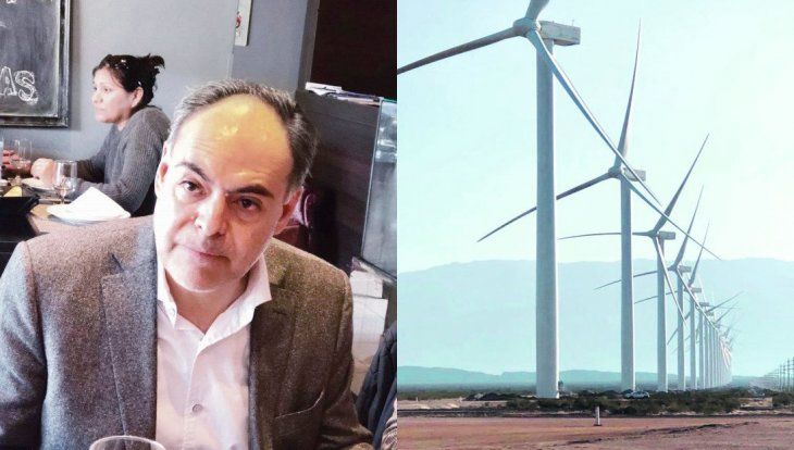 Eólico. Ruben Galleguillo, ministro de Planeamiento e Industria de La Rioja, y el Parque Eólico Arauco (la segunda generadora de energía eólica del país).&nbsp;