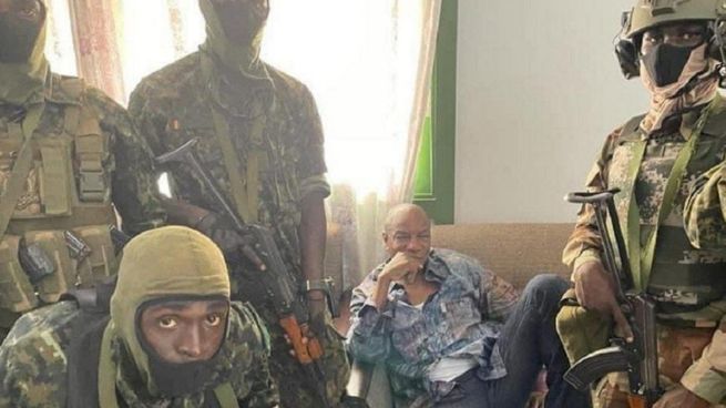 Condé, histórico opositor, encarcelado y hasta condenado a muerte, se convirtió en 2010 en el primer presidente elegido democráticamente después de décadas de regímenes autoritarios.