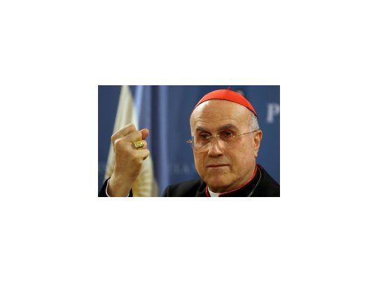 El cardenal Tarcisio Bertone, denunció el clima de mezquindad, mentiras y calumnias divulgadas en estos meses sobre la Iglesia.