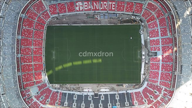 A pocos días de su reapertura ya se alcanzan a ver las porterías y los primeros trazos de la cancha del Estadio Banorte que, además, superó con éxito las pruebas finales de audio y video ante autoridades nacionales e internacionales del fútbol.
