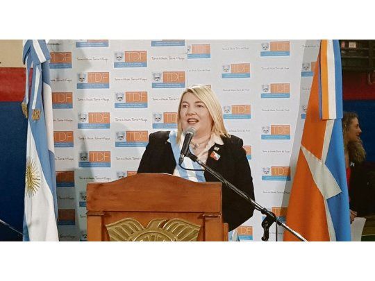 Desafío. La gobernadora Bertone defendió el plan de políticas implementado durante su Gobierno en busca de equilibrar las finanzas.