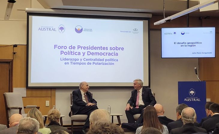 El expresidente uruguayo, Julio María Sanguinetti, cuestionó la poca unidad regional en un mundo cada vez más extraño. El expresidente uruguayo, Julio María Sanguinetti, cuestionó la poca unidad regional en un mundo cada vez más extraño.