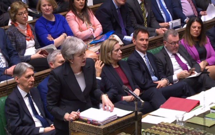 Theresa May no logró un acuerdo en el Parlamento y se tensa la disputa con la Unión Europea.