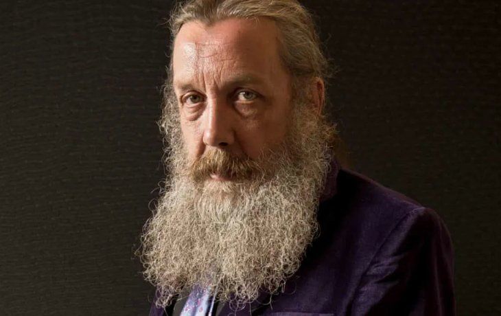 alan moore sobre las peliculas de superheroes: pueden conducir al fascismo