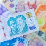 En medio de una escasez de pesos, Economía llevará a cabo la última licitación antes de las elecciones de medio término. En medio de una escasez de pesos, Economía llevará a cabo la última licitación antes de las elecciones de medio término.