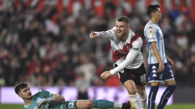 Beltrán marcó el primer gol de River ante Racing.