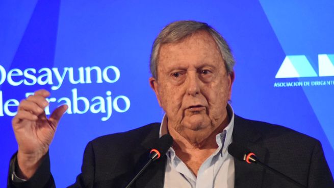 Carlos Lecueder y otros dos oradores pertenecientes al negocios de desarrolladores inmobiliarios hablaron sobre la realidad del sector. 