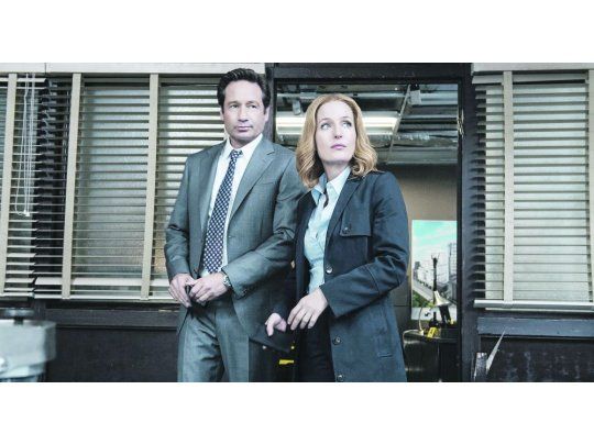 X Files. Los agentes Mulder (David Duchovny) y Scully (Gillian Anderson), en la serie de culto que lanza nueva temporada.