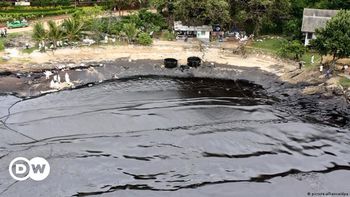 tailandia: grave derrame de petroleo por la fuga en un oleoducto